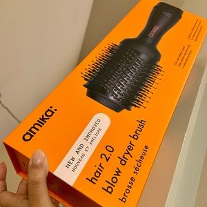 Amika Blow dryer brush